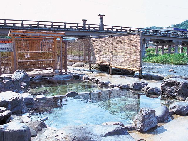 三朝温泉 三徳川の清流 「河原の湯」