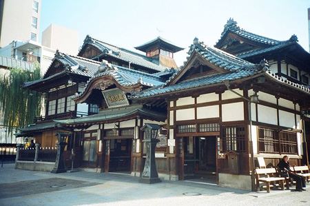 道後温泉本館