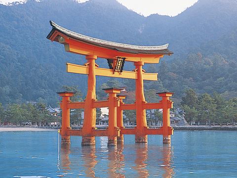 嚴島神社（いつくしまじんじゃ）　広島県　人気観光地